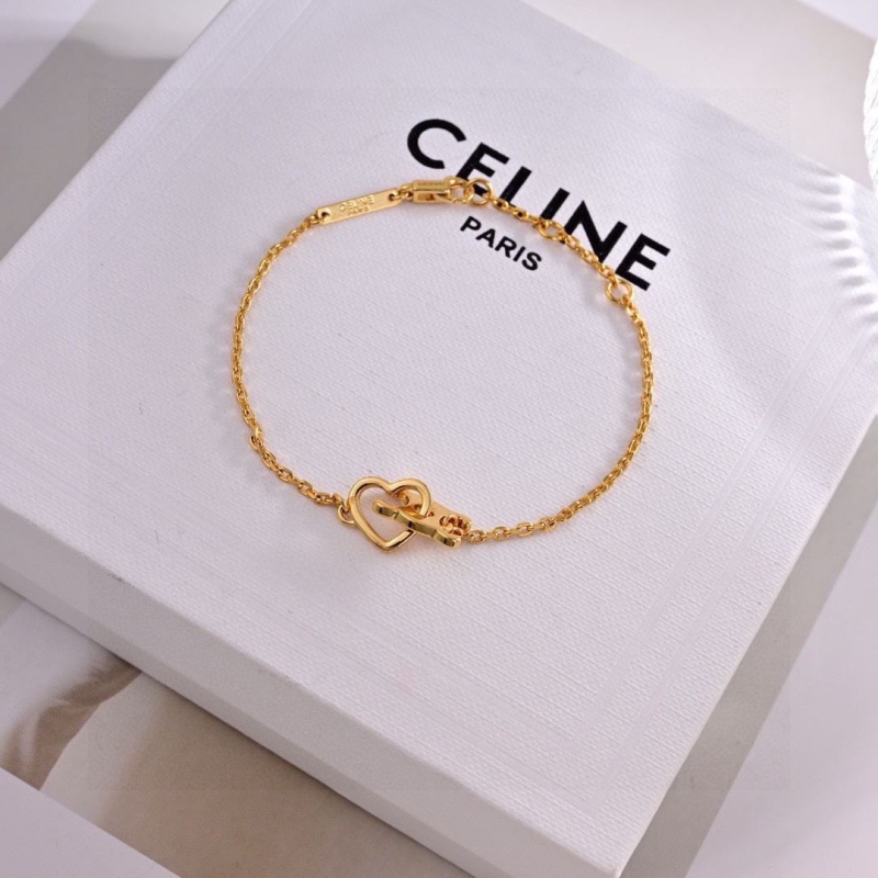 Ce1i*e necklaces